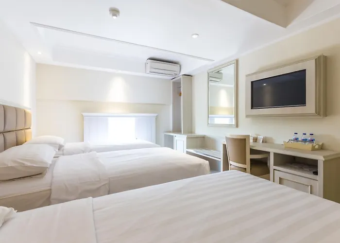 Alron Hotel Kuta (Bali)
