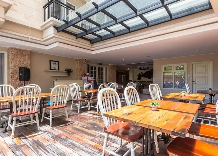 Alron Hotel Kuta (Bali)