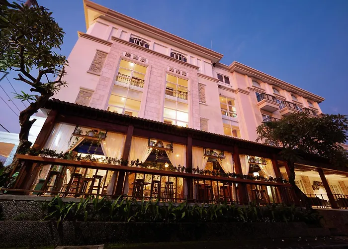 Alron 4* Kuta (Bali)