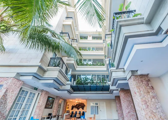 Alron Hotel Kuta (Bali)
