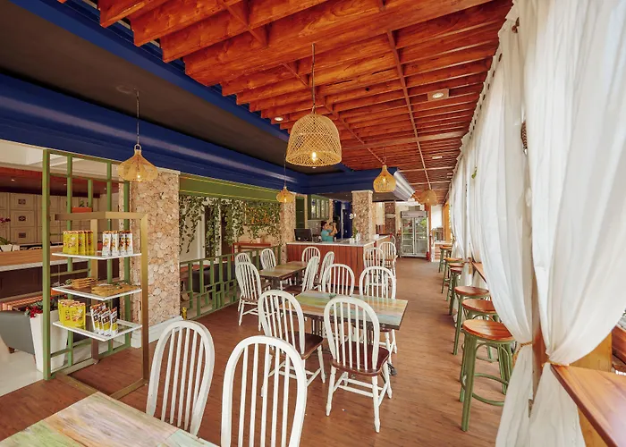 Alron Hotel Kuta (Bali)