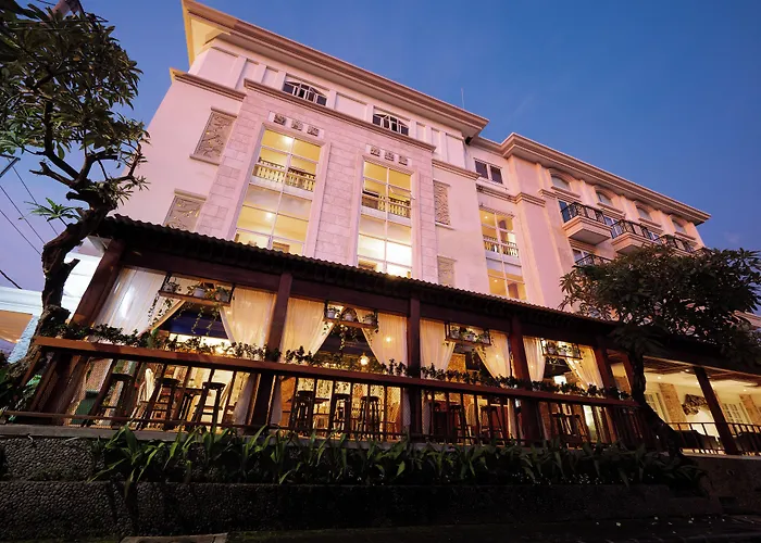 Alron 4* Kuta (Bali)