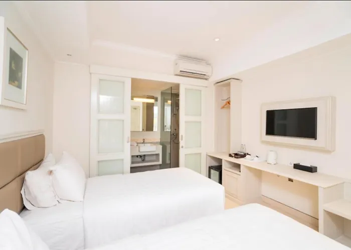 Alron Hotel
